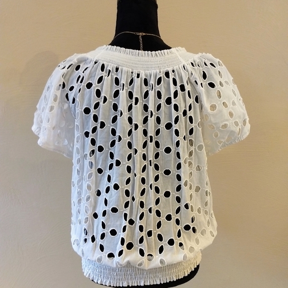 Halo short sleeved white blouse - Picture 2 of 7